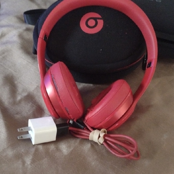 Beats Red Solo 3 Wireless Headphones